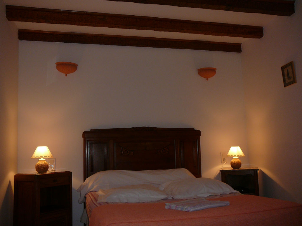 Chambre avec lit double