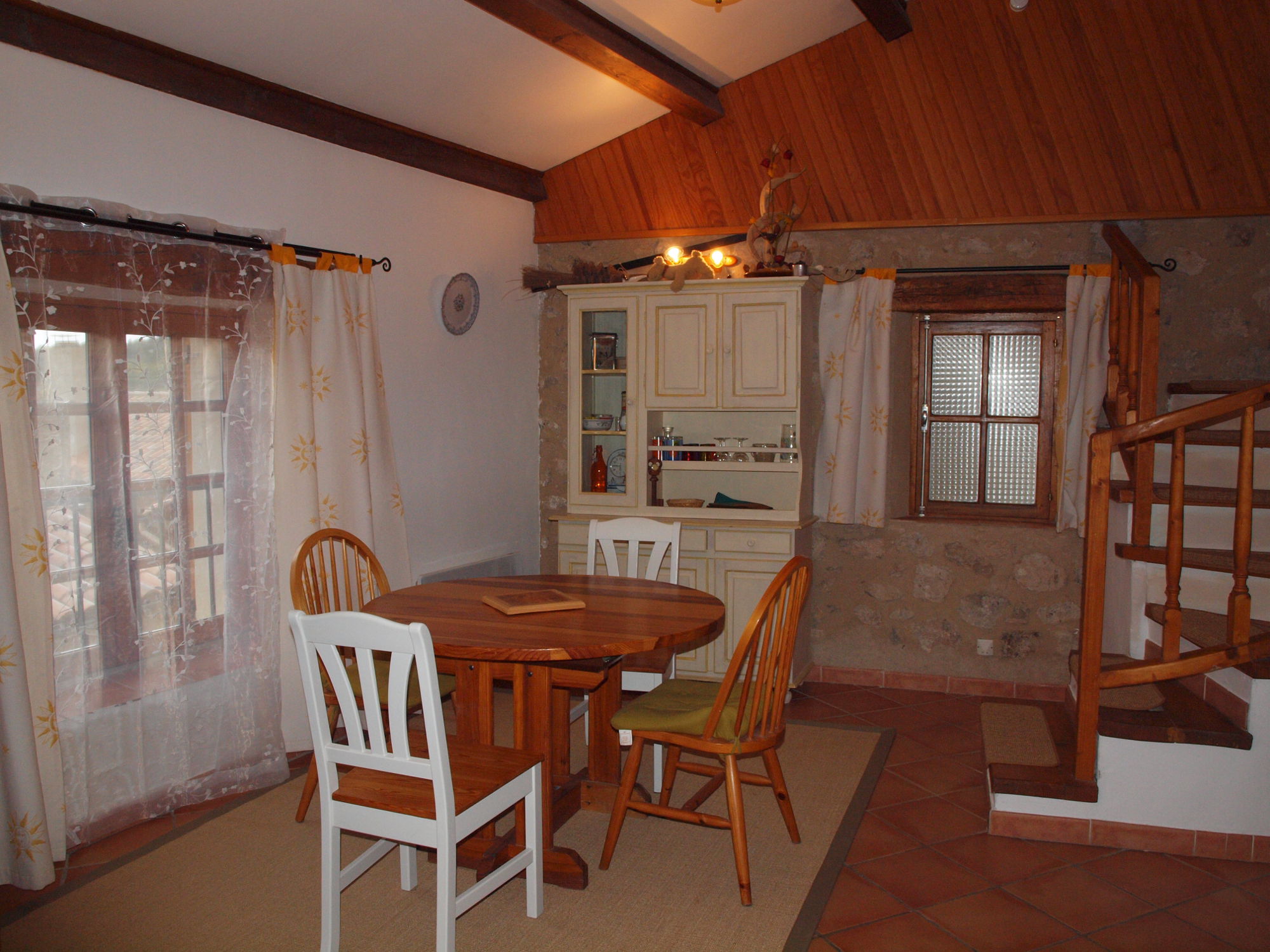 Salle à manger location de vacances pour 2 personnes